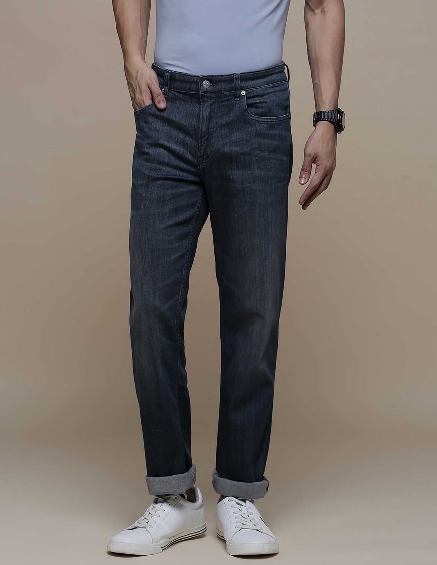 Calvin Klein Men Blue Mid Rise Body Fit Jeans