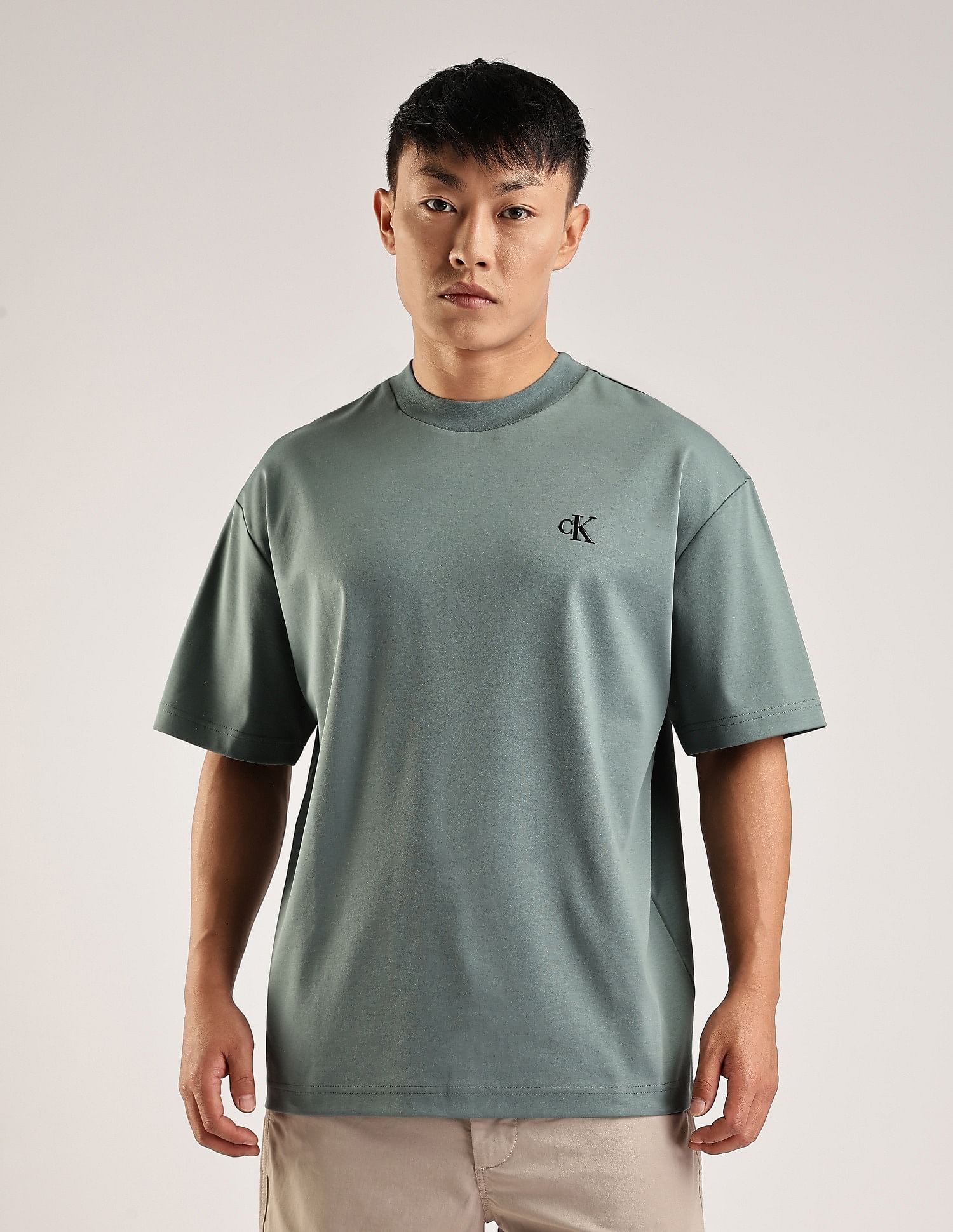 Calvin Klein Jeans Logo Regular-Fit Cotton T-Shirt