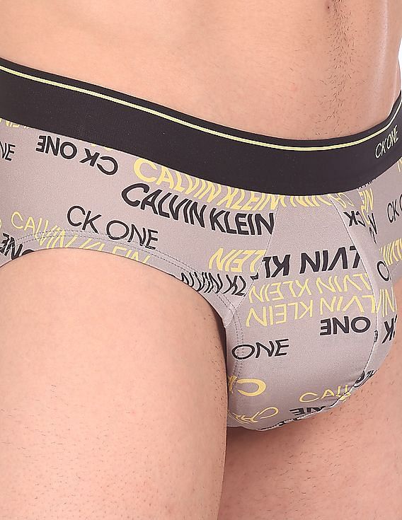 Calvin Klein Underwear Men Grey Mid Rise Microfiber Printed Hipster Brief