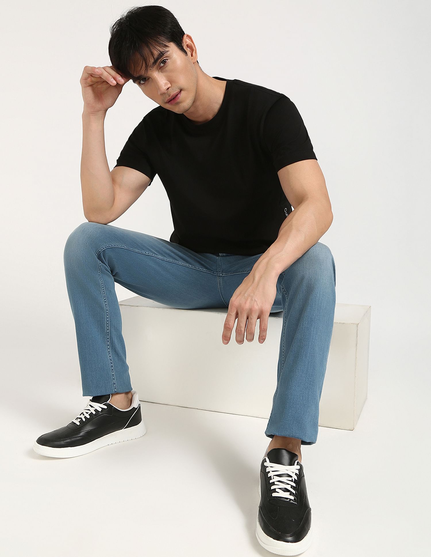 Calvin Klein Jeans Men Solid Regular Fit T Shirt