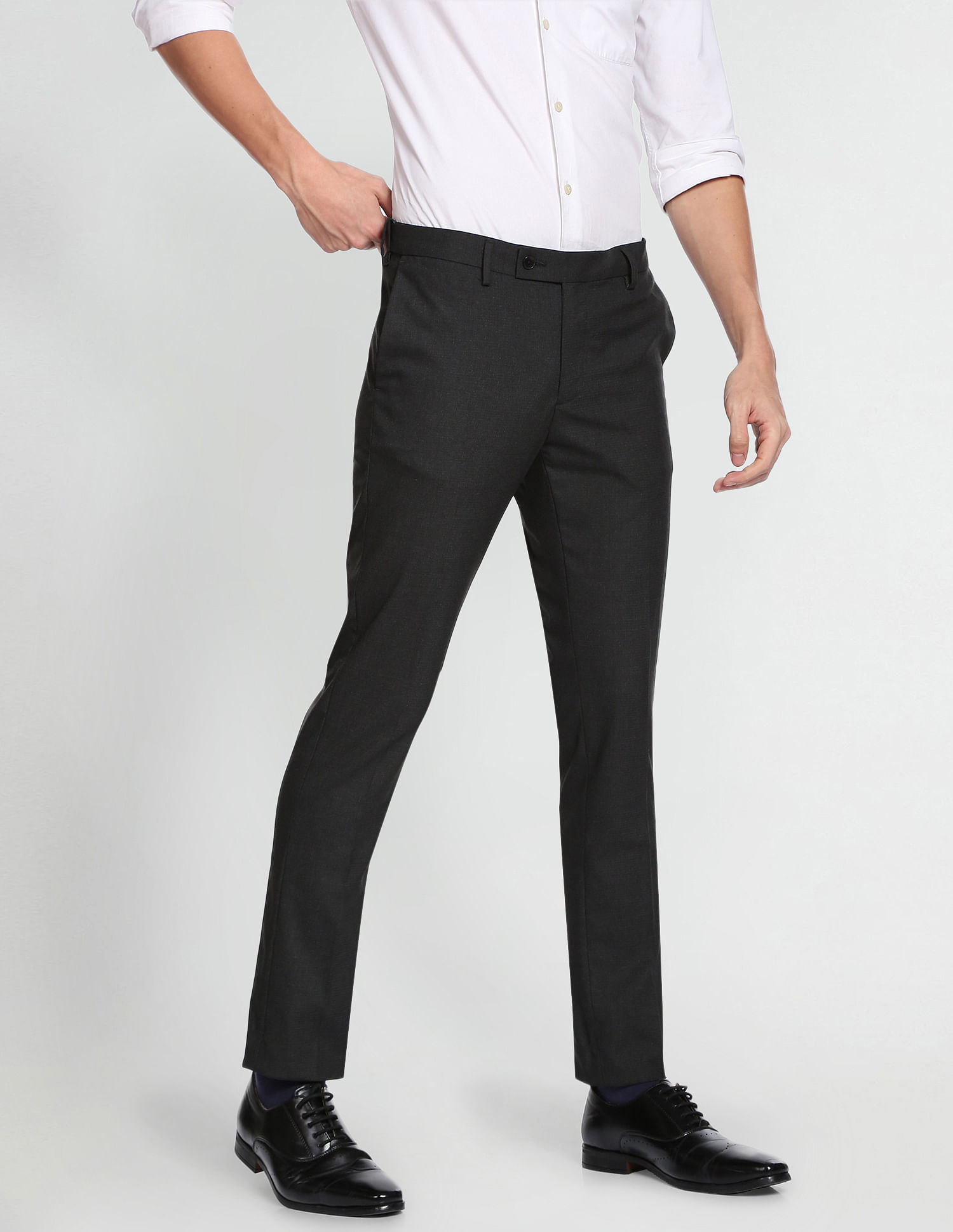 Buy Women Black Solid Formal Regular Fit Trousers Online - 764228 | Van  Heusen