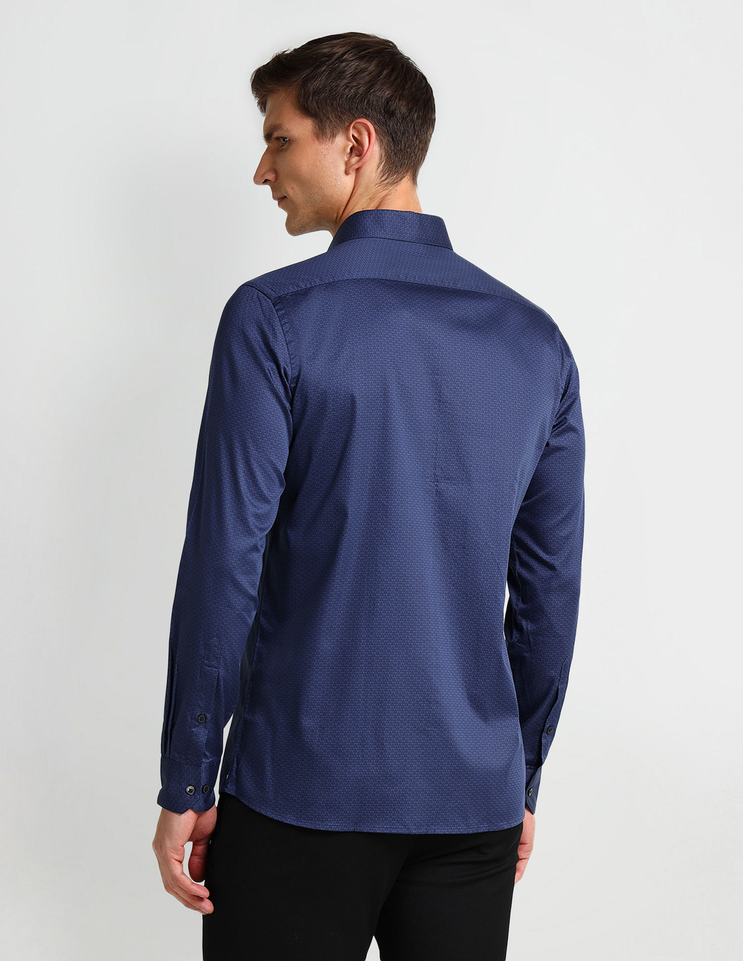 Arrow Manhattan Slim Satin Weave Shirt