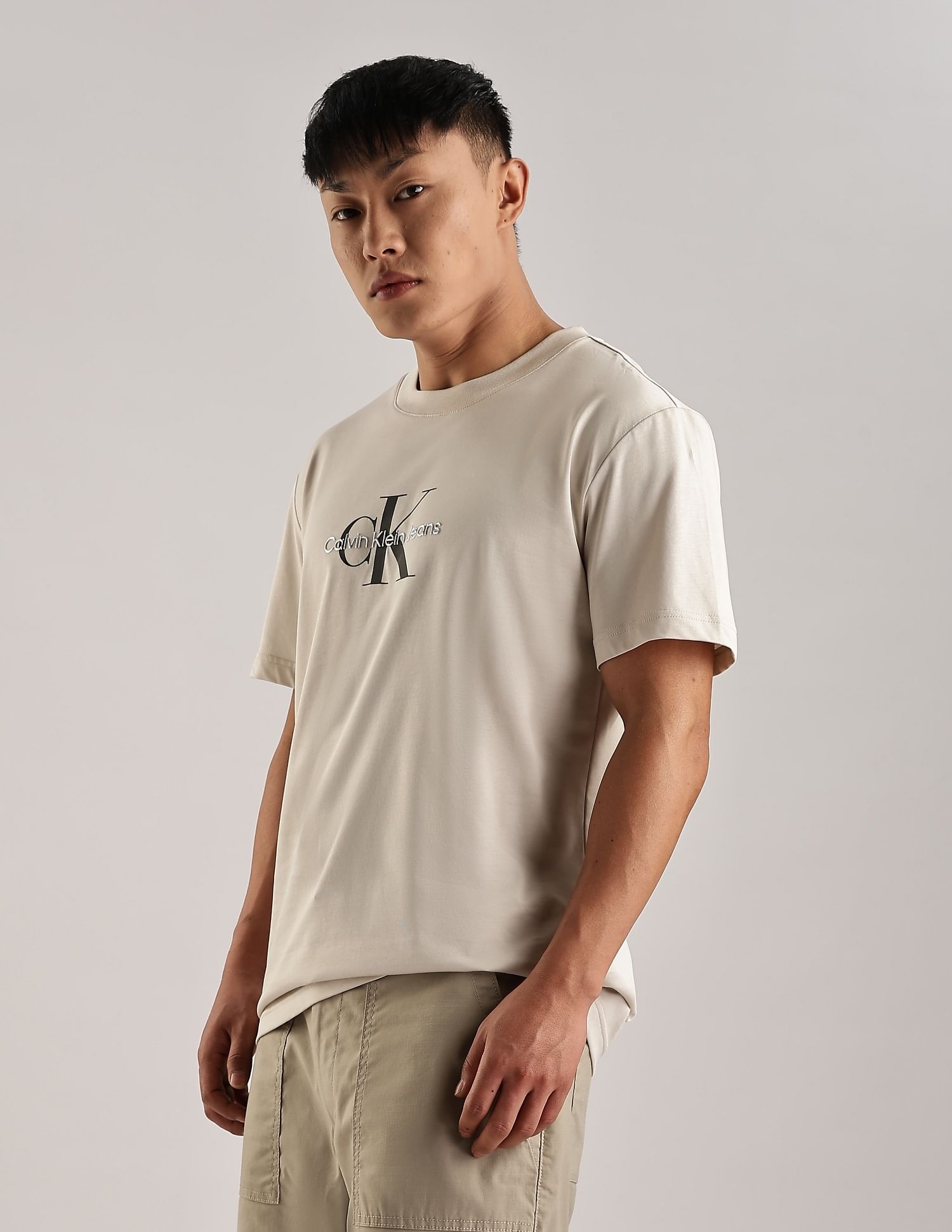 Calvin Klein Jeans Logo Regular-Fit Cotton T-Shirt