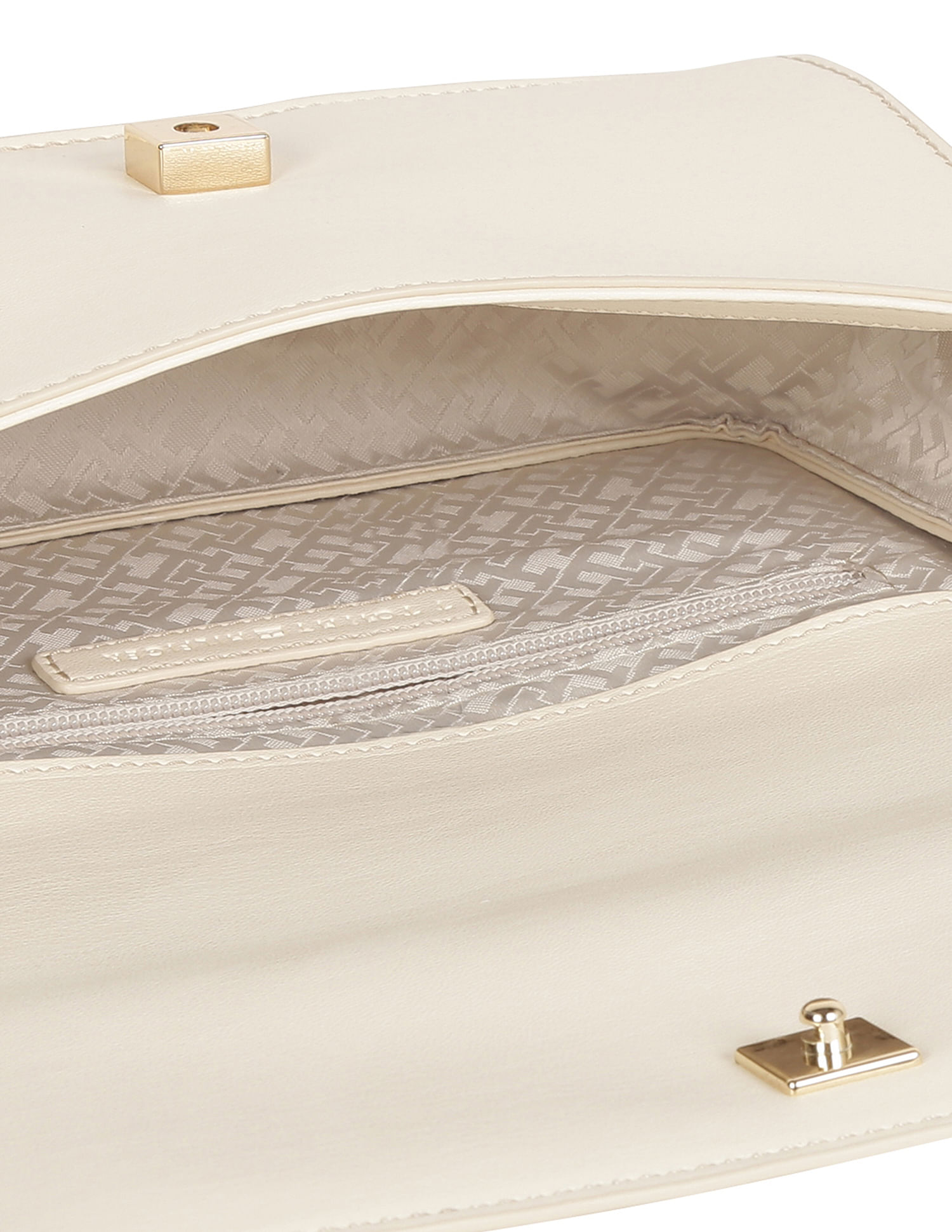 Tommy Hilfiger Refined Chain Crossover Bag