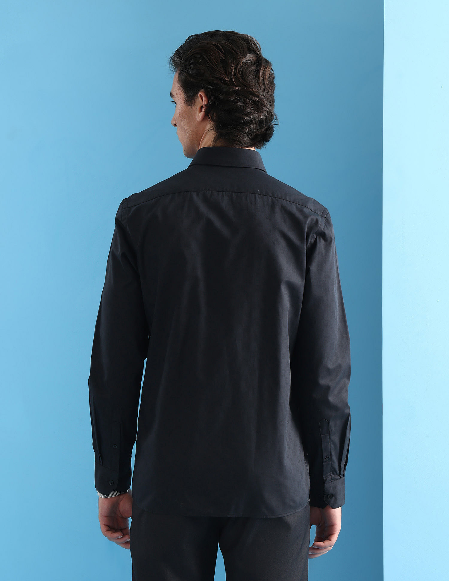 Arrow Manhattan Slim Fit Velocity Shirt