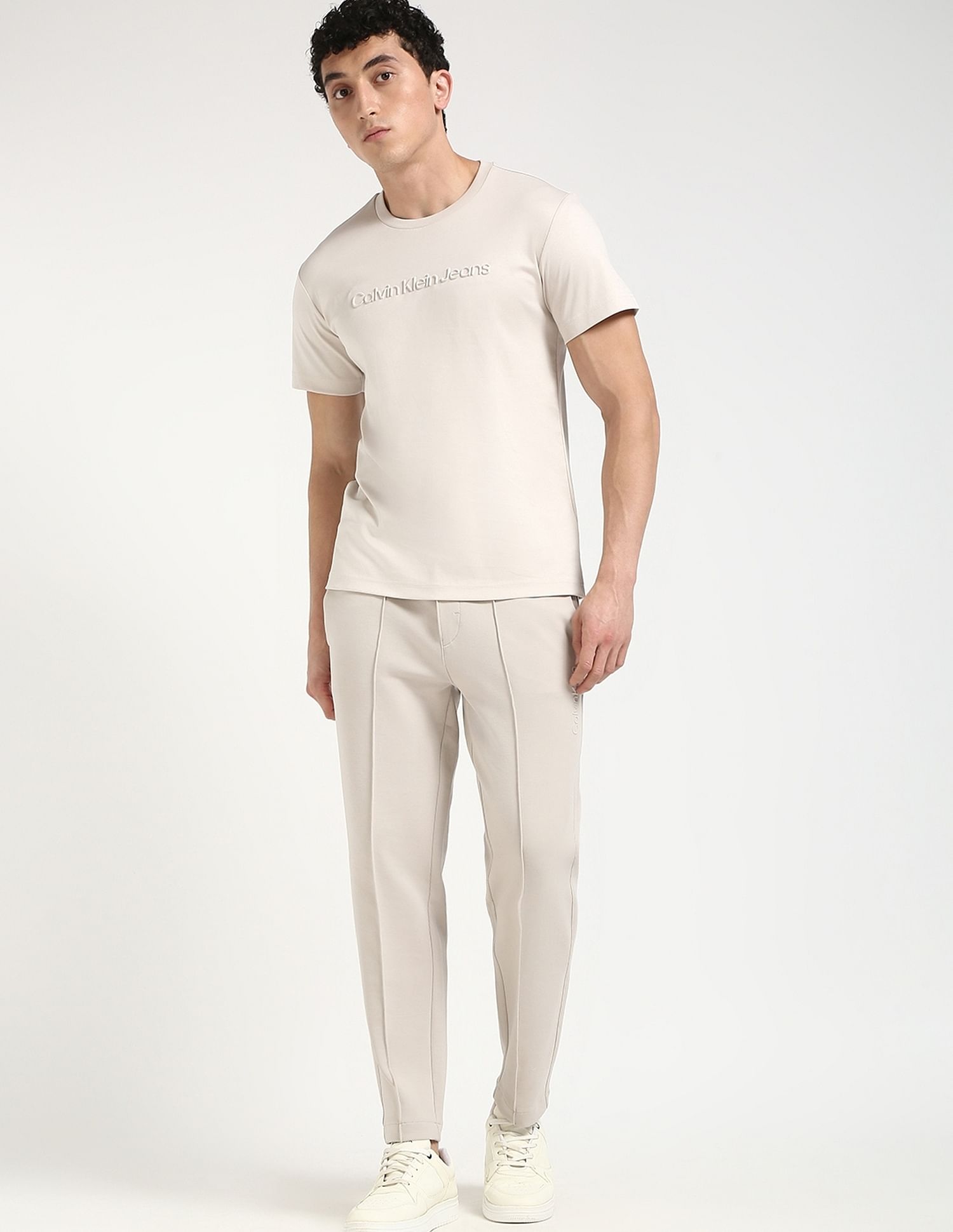Calvin Klein Jeans Logo Regular-Fit Cotton T Shirt