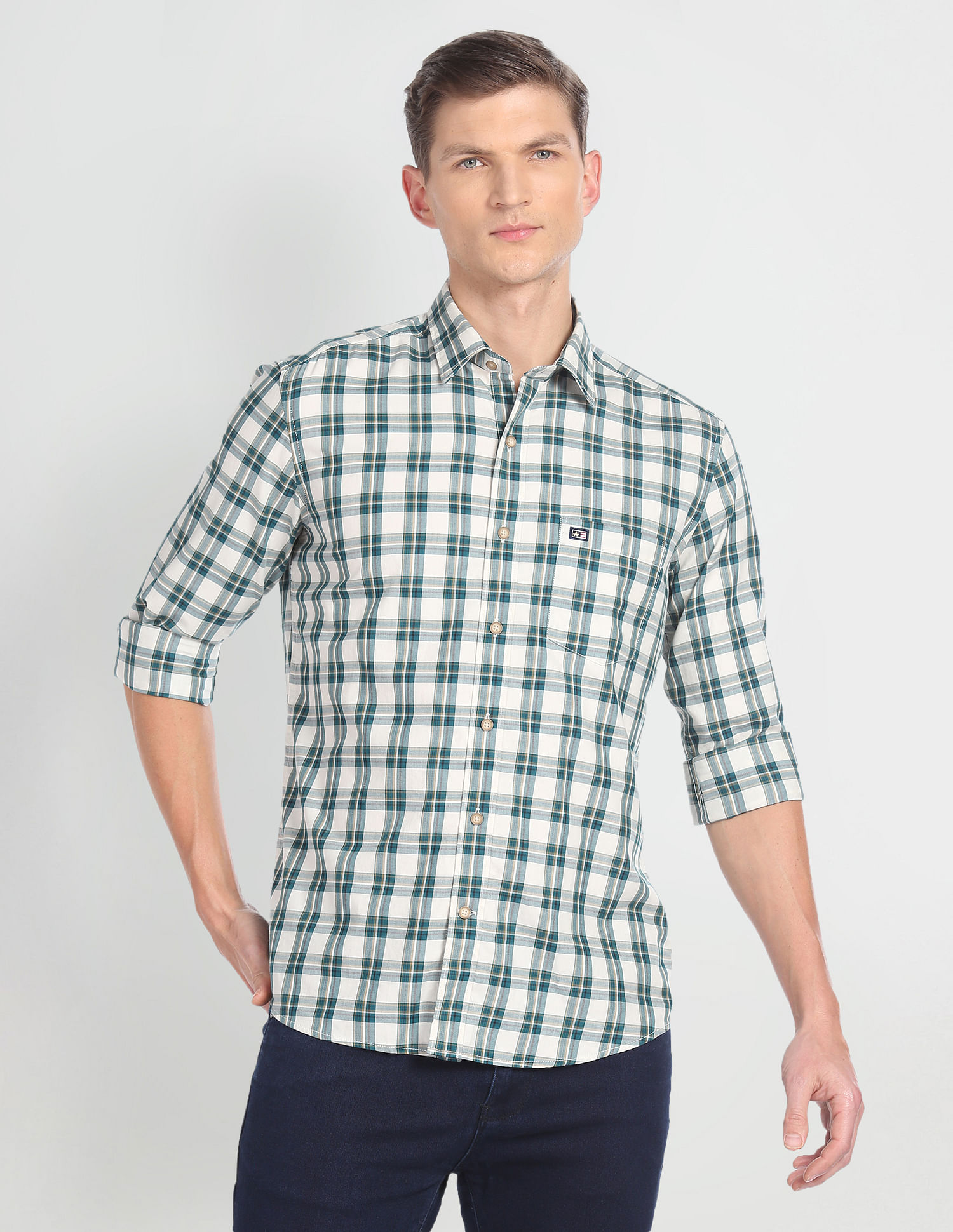 Arrow Sports Plaid Twill Slim Casual Shirt