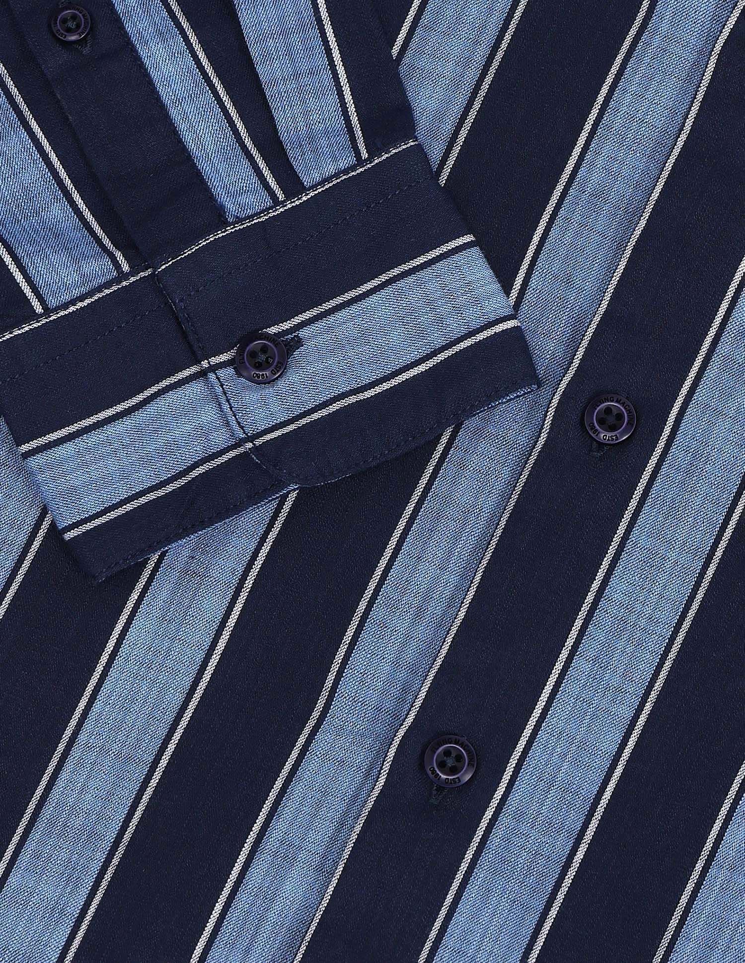 Buy Flying Machine Slim Fit Vertical Striped Shirt - NNNOW.com