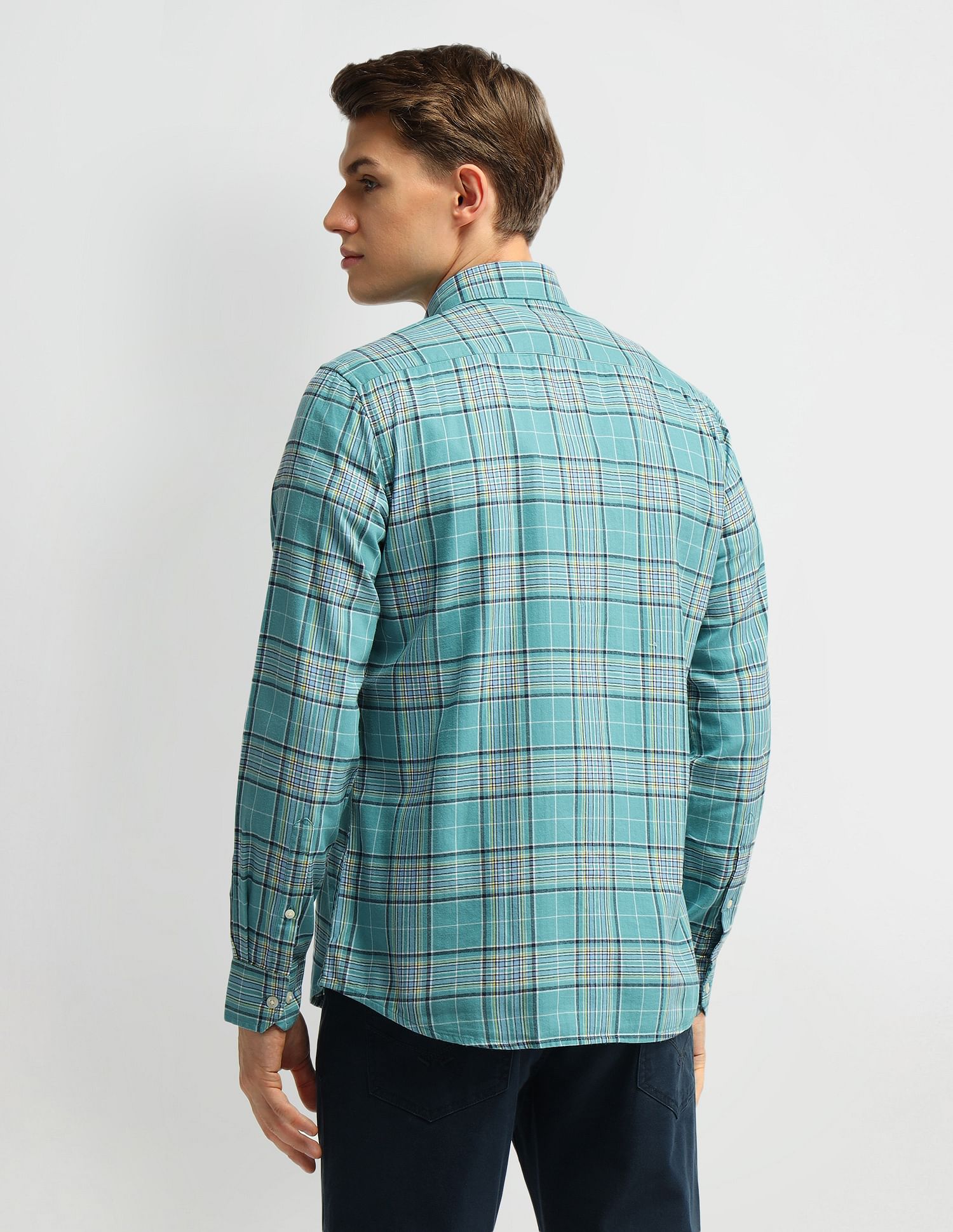 Arrow Sport Slim Fit Herringbone Shirt