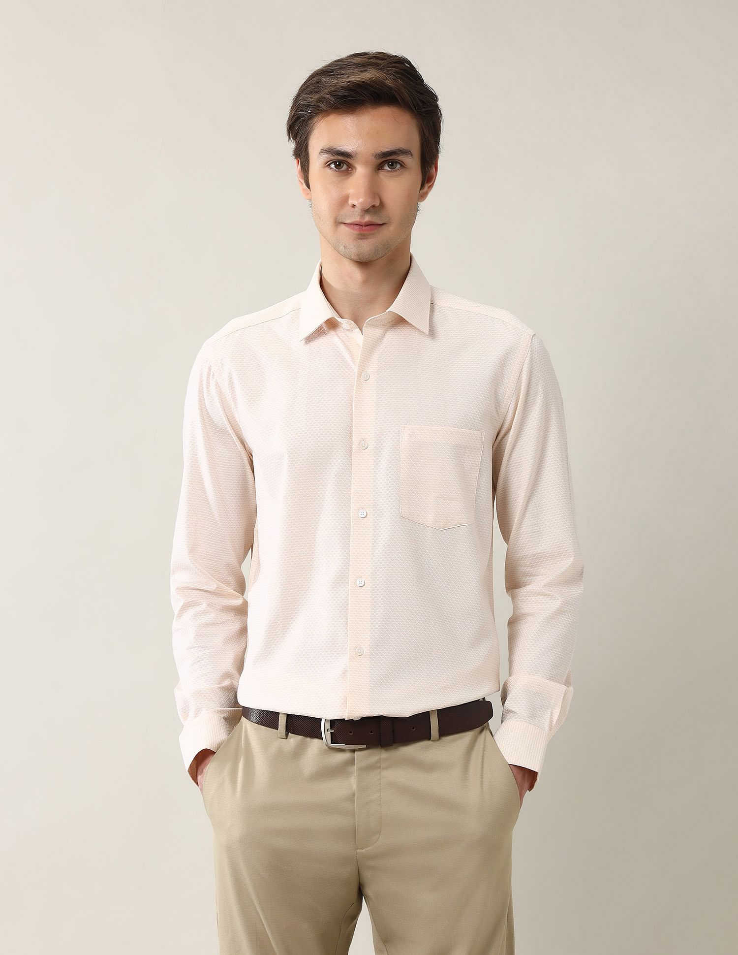 Arrow Textured Manhattan Slim Fit Ceremonial Shirt