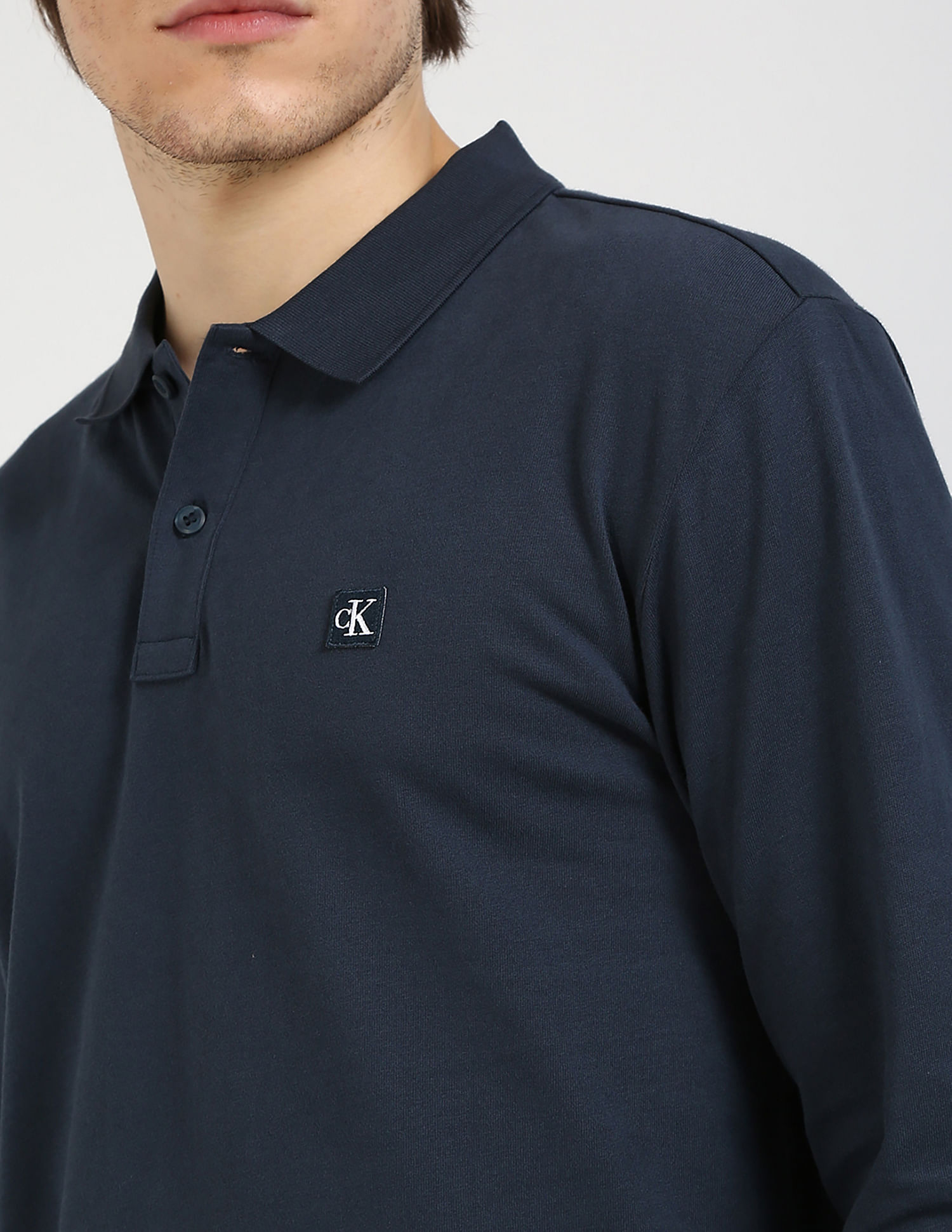 [ JEANS] Crop Badge Polo Shirt ★人気★ Buy Calvin Klein Jeans Embro Badge Reg Polo Shirt - NNNOW.com