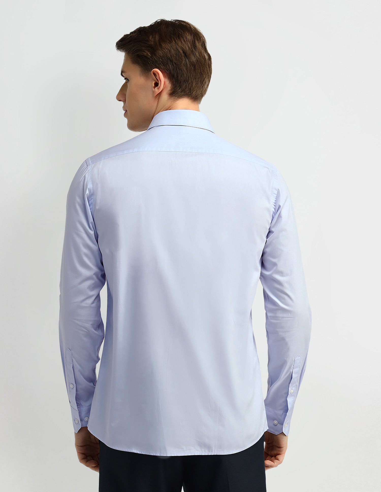 Arrow Solid Manhattan Slim Fit Shirt