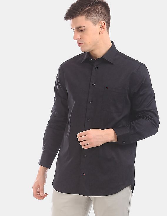 Buy Tommy Hilfiger Men Black Printed Satin Partywear Shirt Nnnow Com