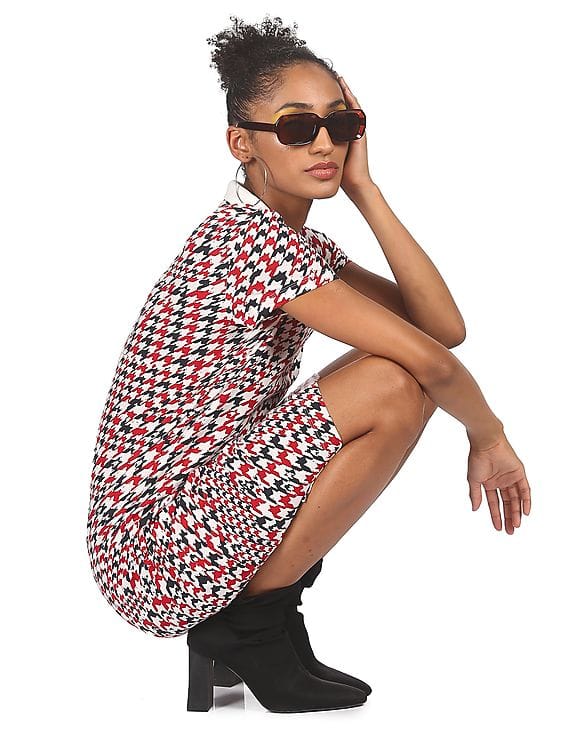 Buy Tommy Hilfiger Women Multi Colour Short Sleeve Printed T