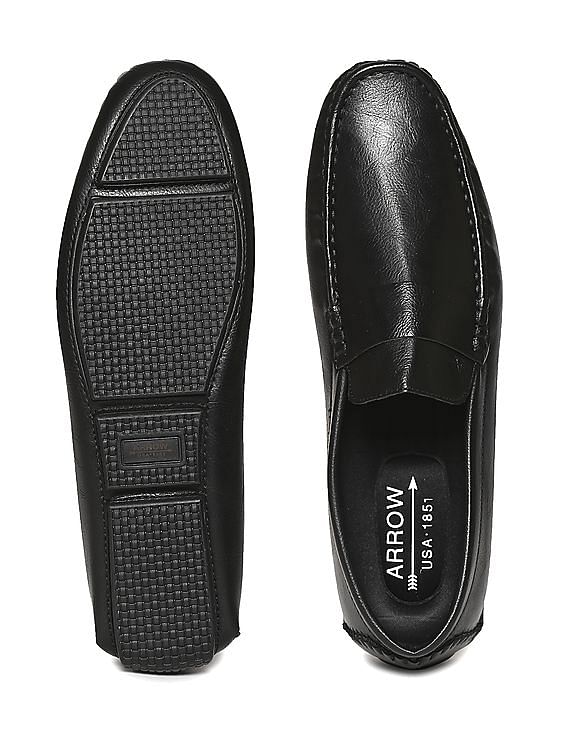 Buy Arrow Men Black V-Strap Nubian Leather Sandals - NNNOW.com