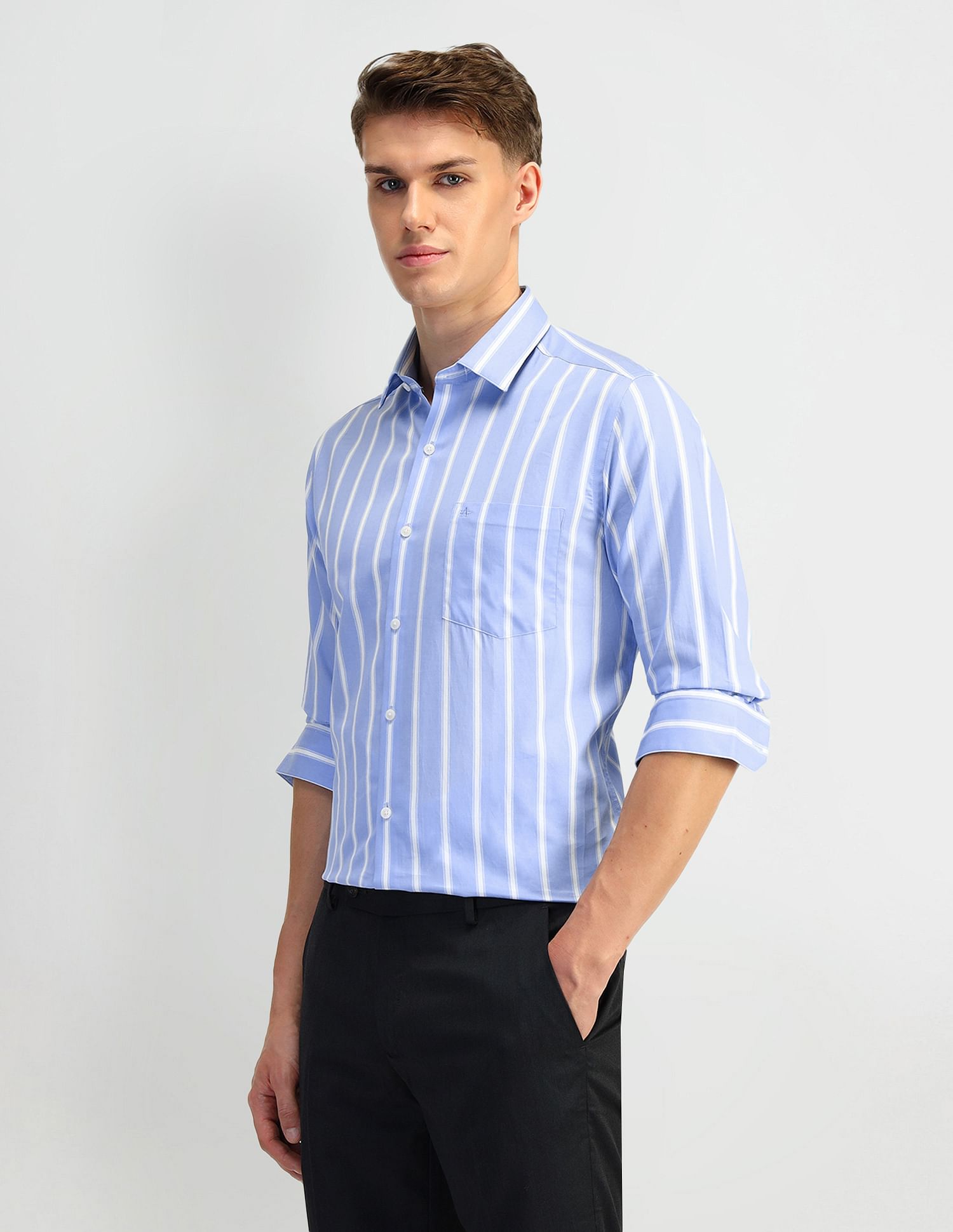 Arrow Manhattan Slim Fit Solid Shirt