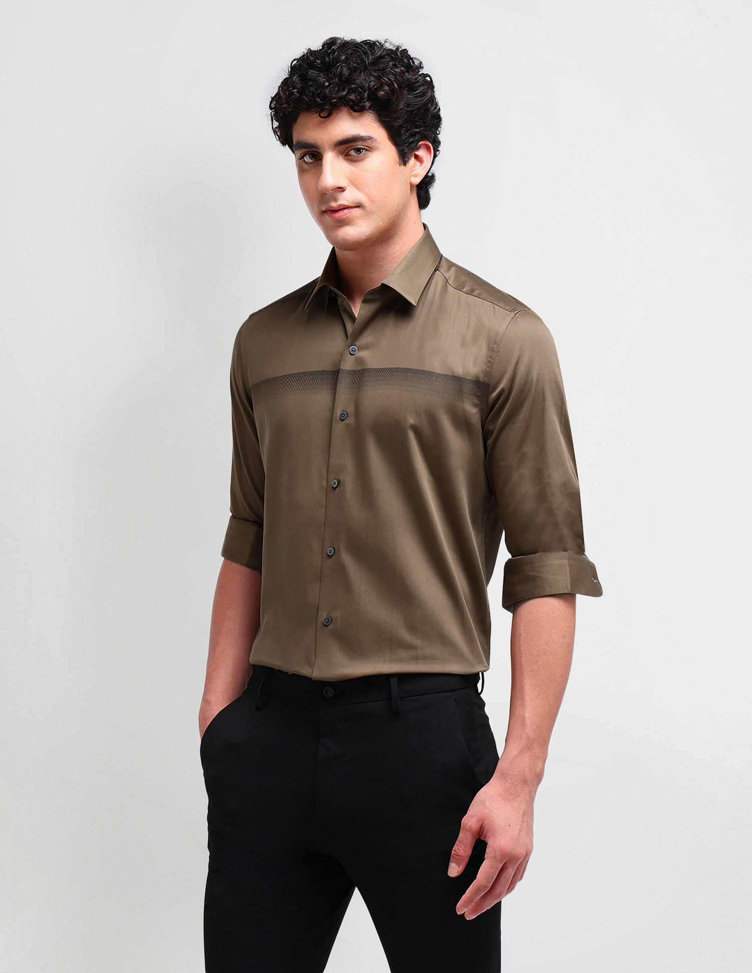 Arrow Newyork Manhattan Slim Fit Solid Shirt