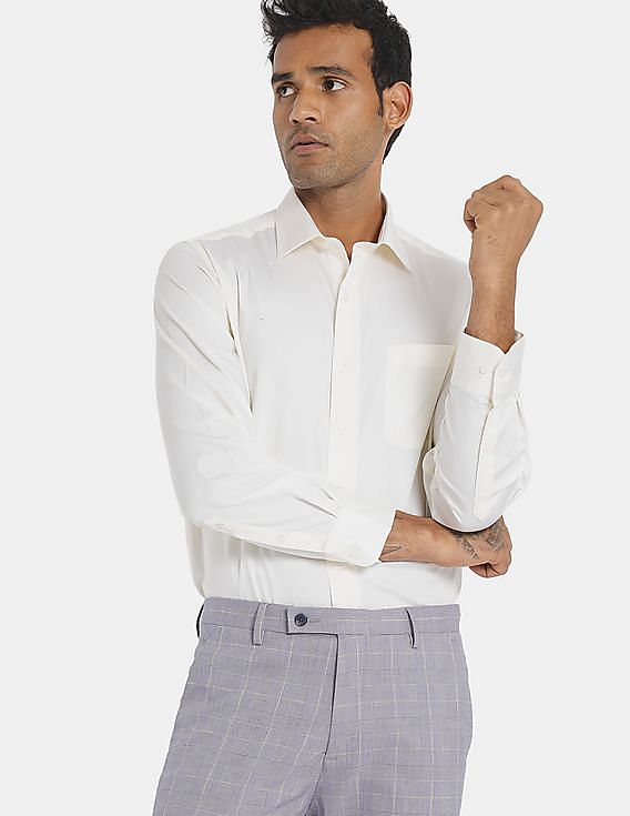 Buy Arrow Men White Regular Fit Cutaway Collar Formal Shirt 