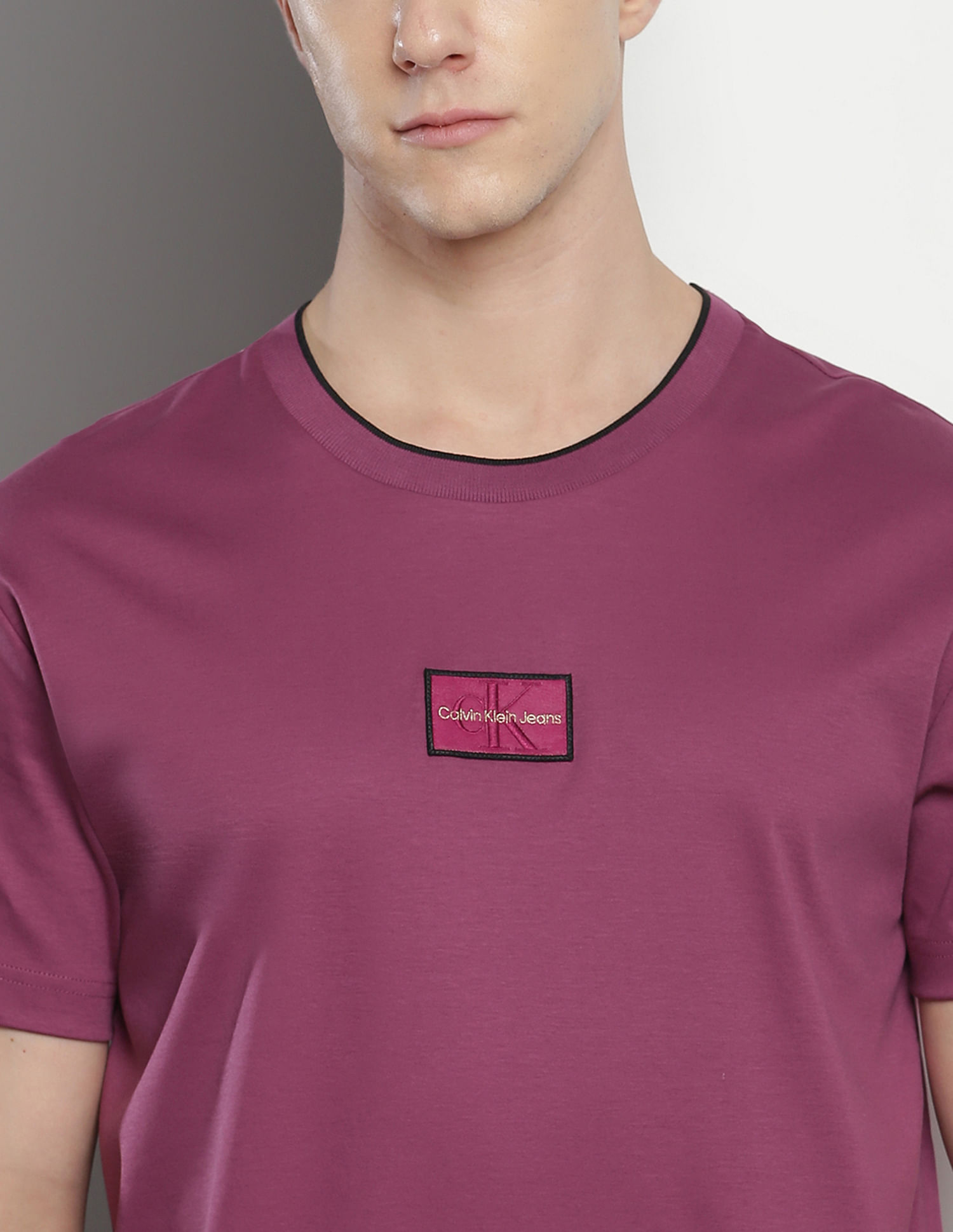 ロウン着用!【 】Regular Fit Monogram Logo T-Shirt Box Monogram Logo T-Shirt | Calvin Klein