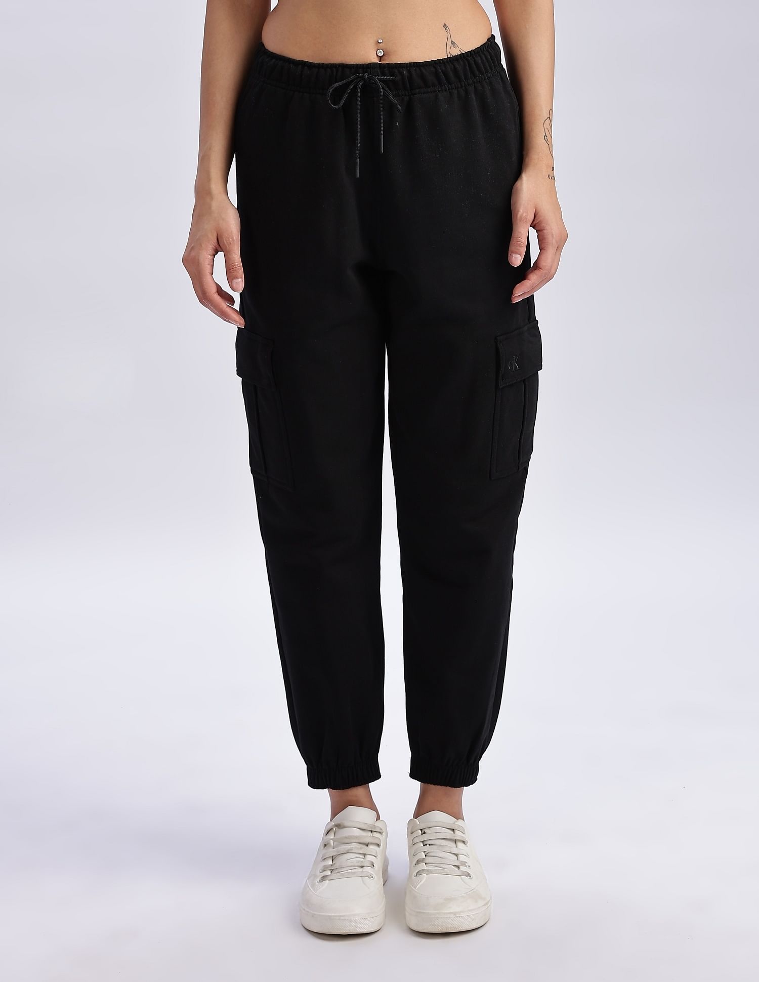 Calvin Klein Jeans Regular-Fit Solid Mid Rise Joggers
