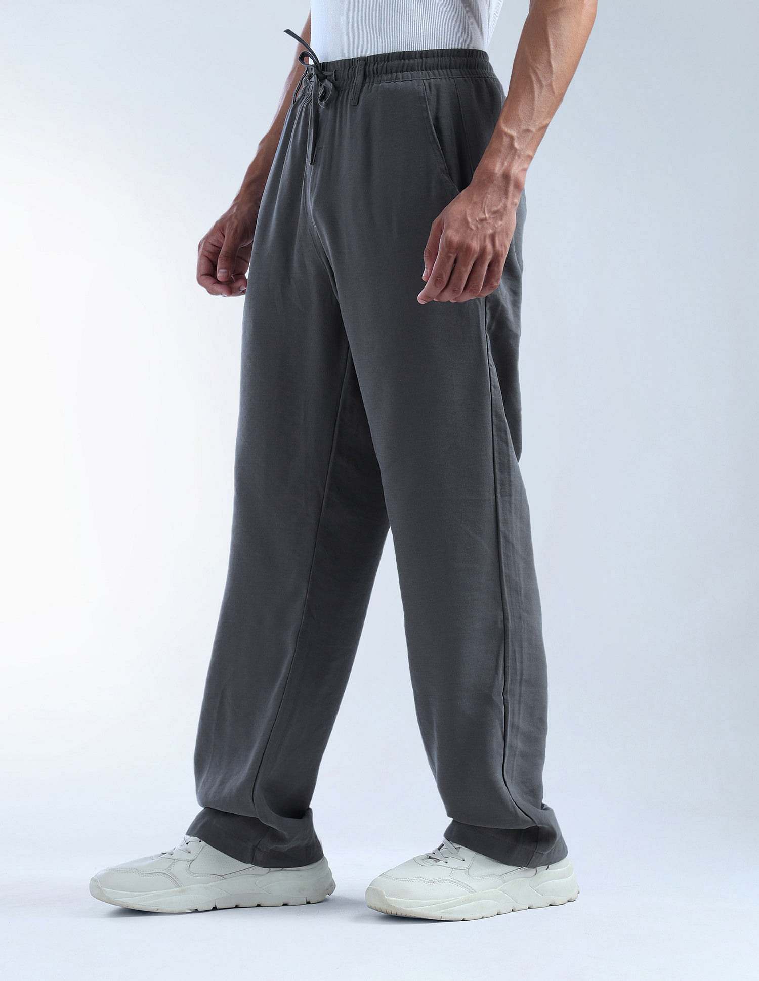 Flying Machine Solid Loose Fit Twill Chinos