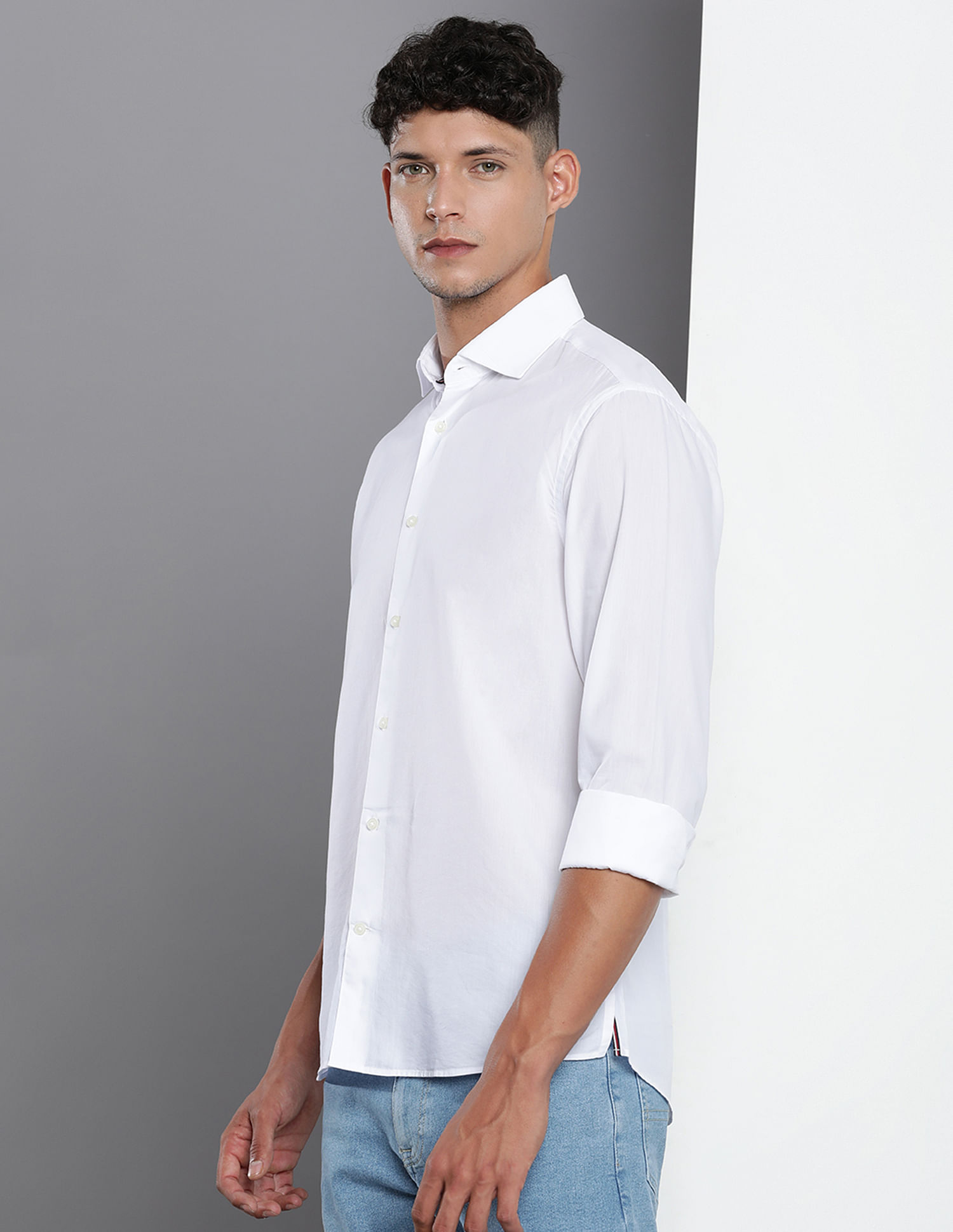 Tommy Hilfiger Slim Fit Poplin Solid Shirt