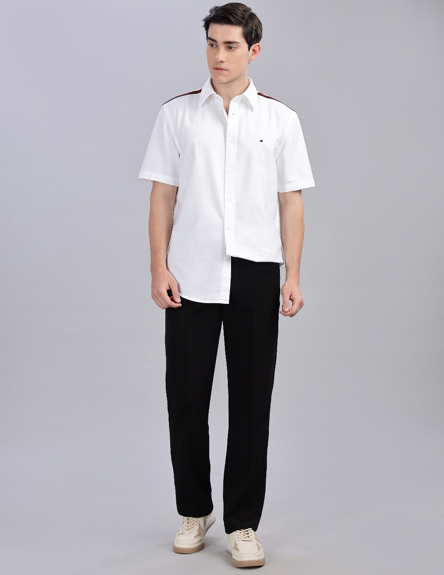 Tommy Hilfiger Solid Regular Fit Plain Woven Shirt