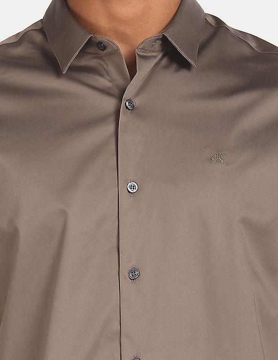 Calvin Klein Men Taupe Slim Fit Satin Stretch Solid Casual Shirt