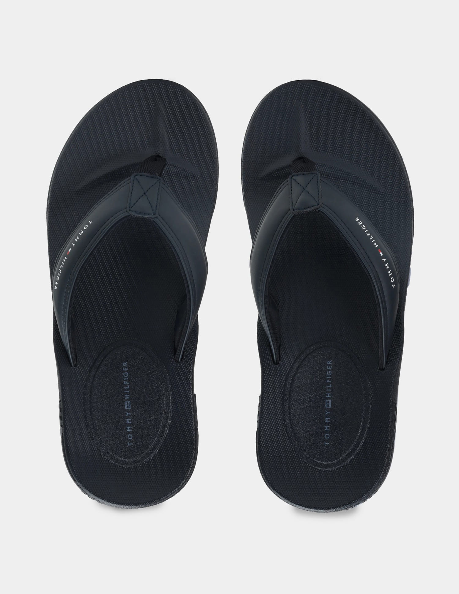 トムページです。 Buy Tommy Hilfiger Logo Navy Pu Flip-Flops - NNNOW.com