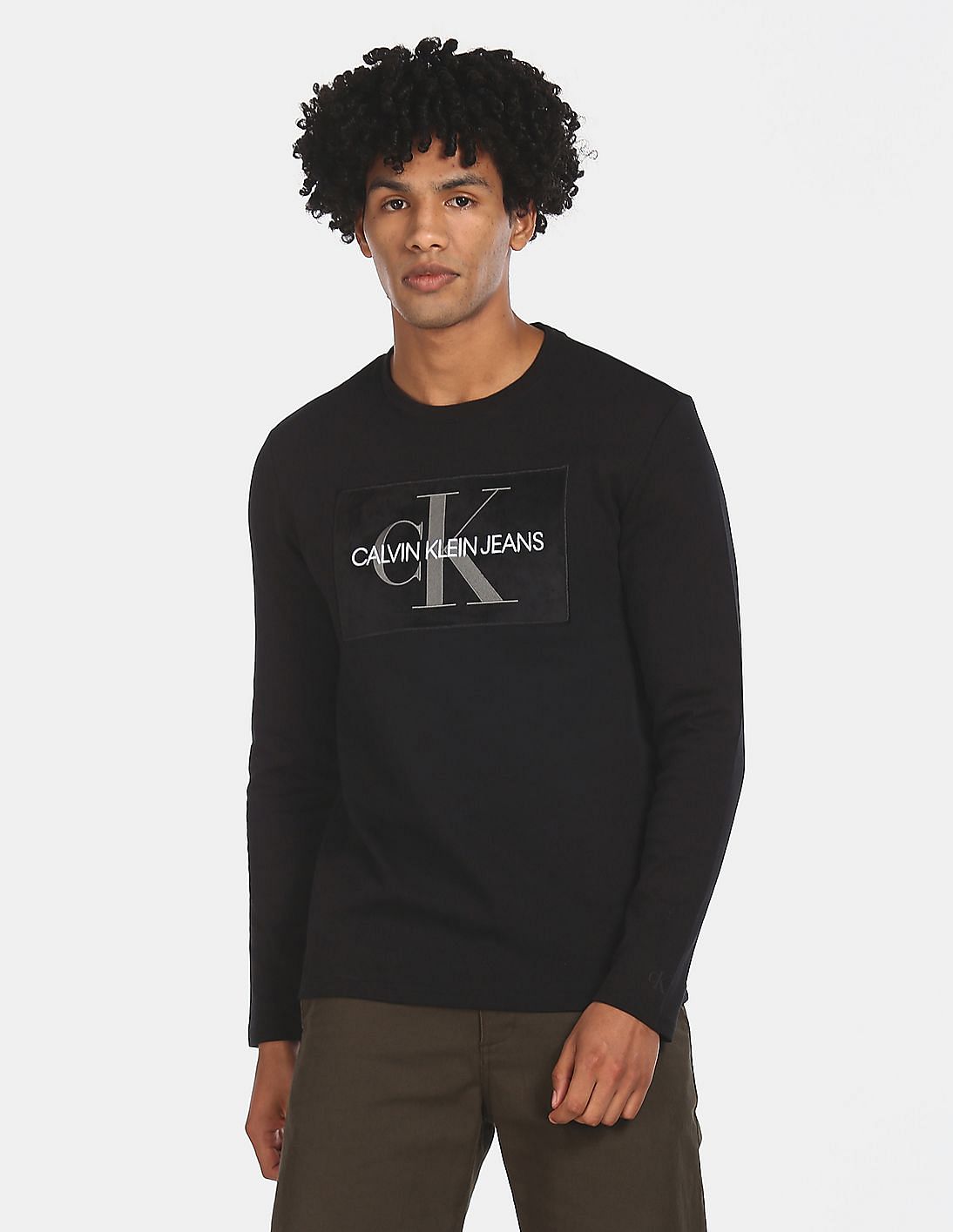 Calvin Klein Men's Monogram Logo Crewneck Long Sleeve Tee, Black, XL: Buy  Online at Best Price in Egypt - Souq is now