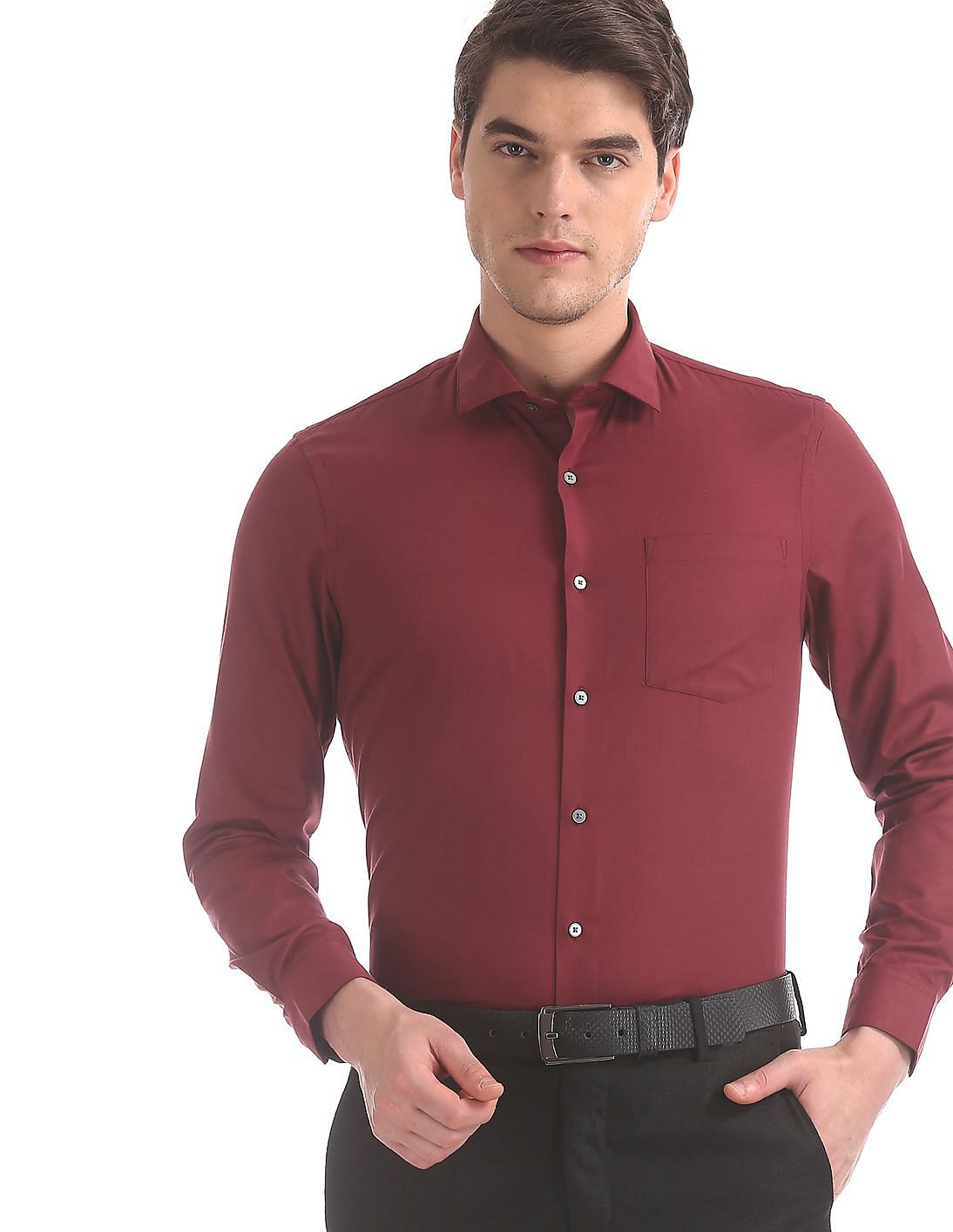Buy Men Maroon Slim Fit Solid Shirt online at NNNOW.com