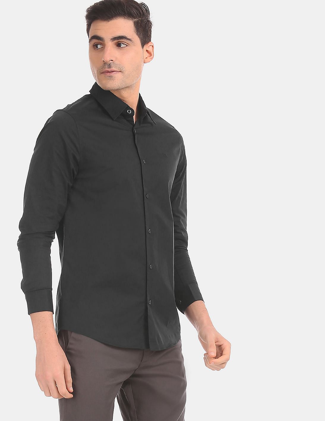 Calvin Klein Jeans Black Solid Slim Fit Casual Shirt 7200737.htm - Buy Calvin  Klein Jeans Black Solid Slim Fit Casual Shirt 7200737.htm online in India