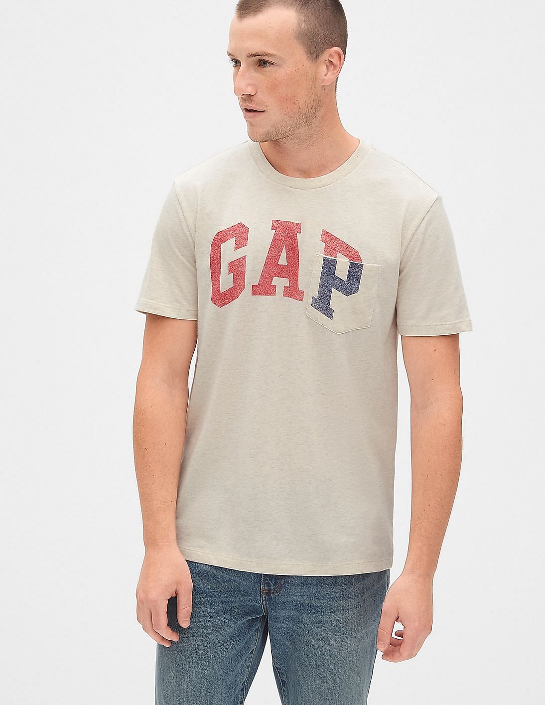 Buy GAP Men White Gap Logo Pocket T-Shirt - NNNOW.com