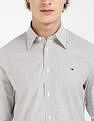 Tommy Hilfiger Striped Slim-Fit Poplin Woven Shirt